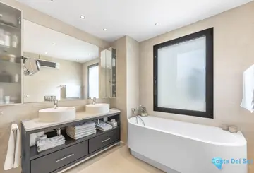 3 bedroom Apartment for Sale in Marbella-12050