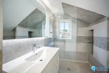 3 bedroom House for Sale in The Golden Mile-84721