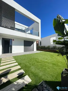 3 bedroom House for Sale in Riviera del Sol-84718