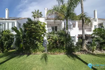 3 bedroom House for Sale in Nueva Andalucía-18374