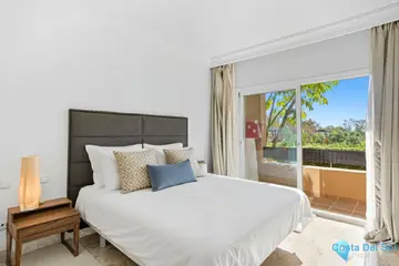 2 bedroom Apartment for Sale in Nueva Andalucía-13929