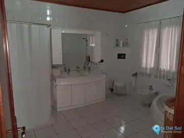 5 bedroom Apartment for Sale in Alhaurín de la Torre-84800