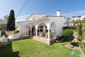 4 bedroom House for Sale in La Campana