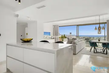 3 bedroom Apartment for Sale in Estepona-19383
