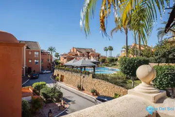 3 bedroom Apartment for Sale in Nueva Andalucía-85230