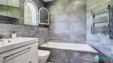 4 bedroom House for Sale in Sierrezuela-85303