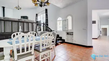 4 bedroom House for Sale in Sierrezuela-85295