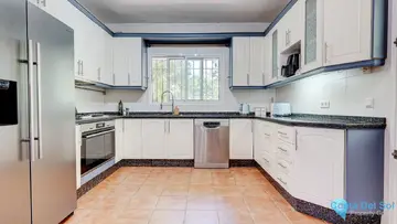 4 bedroom House for Sale in Sierrezuela-85299