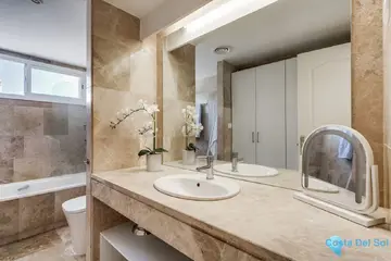 4 bedroom House for Sale in Nueva Andalucía-19904