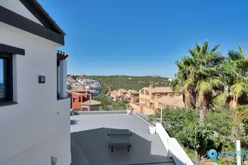 4 bedroom House for Sale in La Alcaidesa-85416