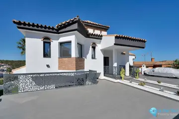 4 bedroom House for Sale in La Alcaidesa-85410
