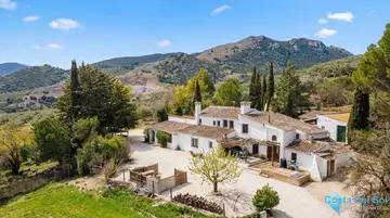 9 bedroom House for Sale in Villanueva del Rosario-85610