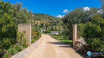 9 bedroom House for Sale in Villanueva del Rosario-85619