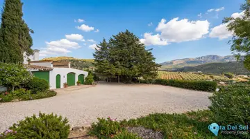 9 bedroom House for Sale in Villanueva del Rosario-85627