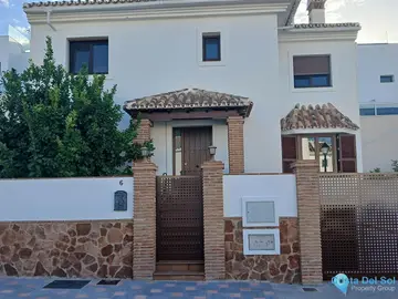 4 bedroom House for Sale in Los Pacos-85806
