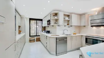 3 bedroom Apartment for Sale in Estepona-85848