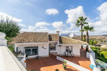 4 bedroom House for Sale in Sierrezuela-85995