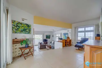 4 bedroom House for Sale in Sierrezuela-86000