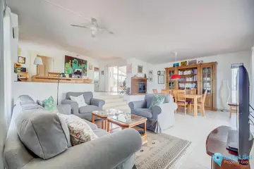 4 bedroom House for Sale in Sierrezuela-86008