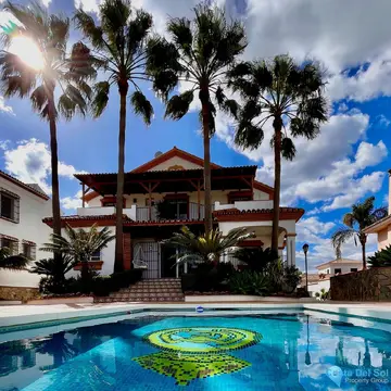 4 bedroom House for Sale in Alhaurín el Grande-86143