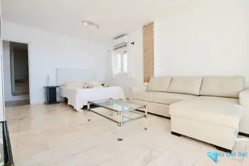 2 bedroom Apartment for Sale in Puerto de Cabopino-82165
