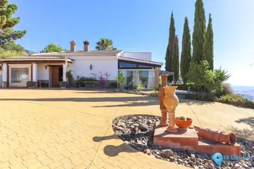 4 bedroom House for Sale in Alozaina-82196
