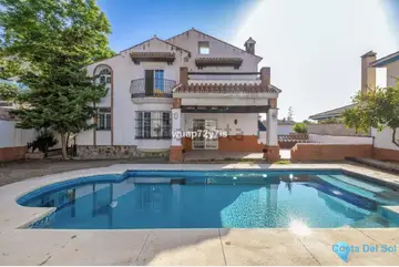 5 bedroom House for Sale in Benalmadena