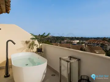 3 bedroom House for Sale in Nueva Andalucía-87270