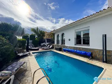 4 bedroom House for Sale in La Duquesa-89639
