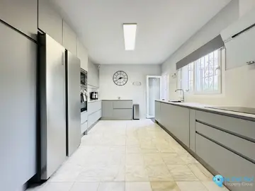 4 bedroom House for Sale in La Duquesa-89647