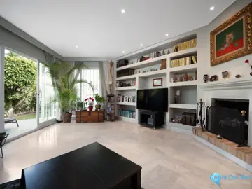 3 bedroom House for Sale in Sierra Blanca-87443