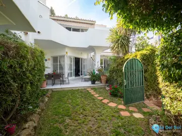 3 bedroom House for Sale in Sierra Blanca-87445
