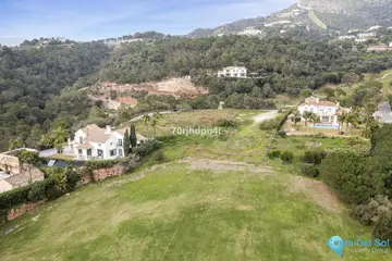 1593m2 Plot for Sale in Benahavís-87549