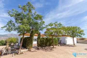 4 bedroom House for Sale in Entrerrios-87716