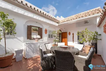 3 bedroom House for Sale in Nueva Andalucía