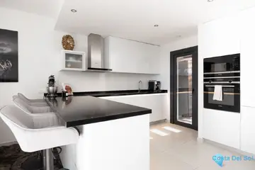 3 bedroom House for Sale in Estepona-88200