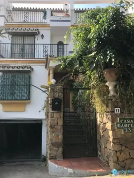 5 bedroom House for Sale in Estepona