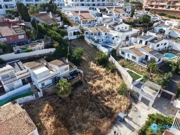1000m2 Plot for Sale in Fuengirola-21896