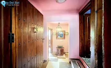5 bedroom House for Sale in Monda-198