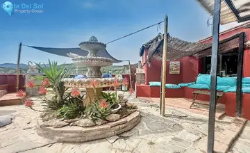 5 bedroom House for Sale in Monda-191