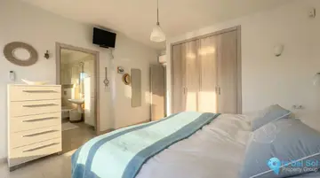 4 bedroom House for Sale in Guaro-22243