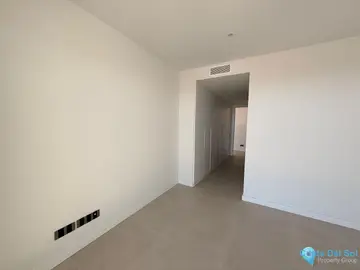 3 bedroom Apartment for Sale in New Golden Mile-22402