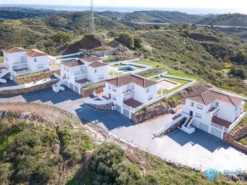 4 bedroom House for Sale in Estepona