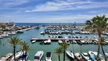 4 bedroom Apartment for Sale in La Duquesa-23152