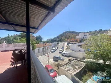 6 bedroom House for Sale in Málaga-23280
