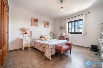 3 bedroom House for Sale in Estepona-23815