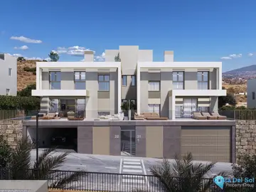 4 bedroom House for Sale in Calanova Golf