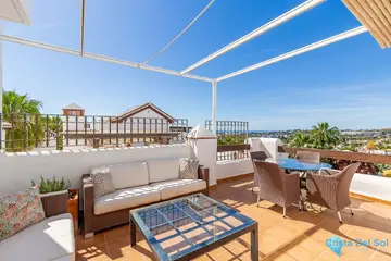 2 bedroom Apartment for Sale in Nueva Andalucía-24102