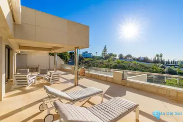 2 bedroom Apartment for Sale in Nueva Andalucía-24190