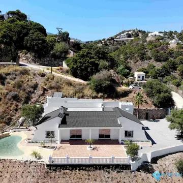 5 bedroom House for Sale in Estepona-24320